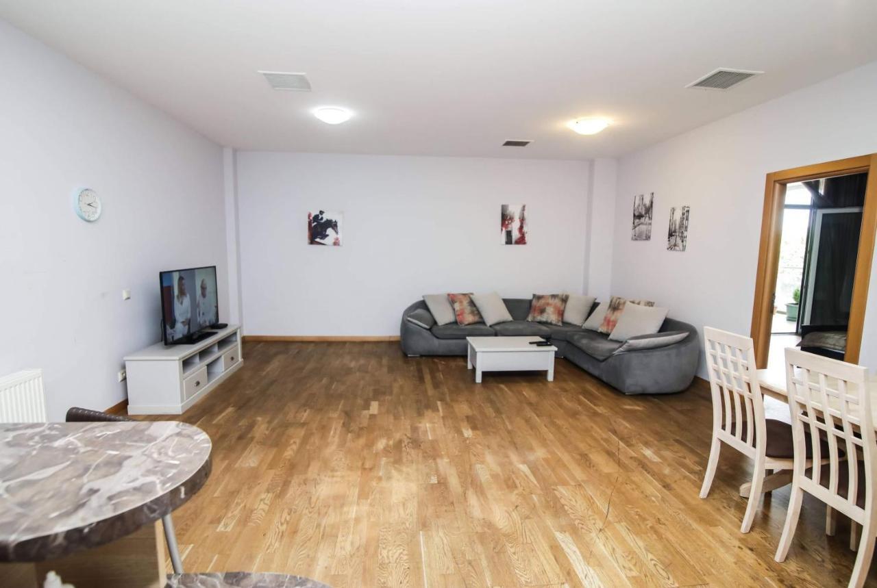 Bc Apartments Тбилиси Екстериор снимка