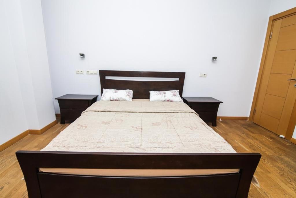 Bc Apartments Тбилиси Екстериор снимка