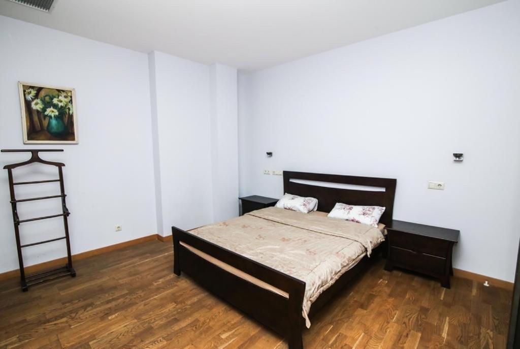 Bc Apartments Тбилиси Екстериор снимка